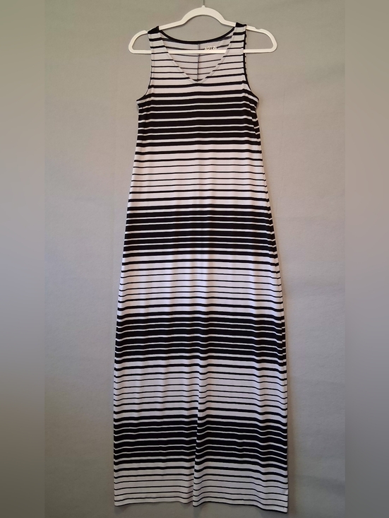 Apt. 9 Dresses & Skirts - Apt. 9  Sz S Black and White Striped V-Neck Sleeveless Maxi Dress